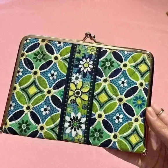 Vera Bradley Small Photo Album Kiss Lock Green Blue Floral Daisy - Picture 1 of 9